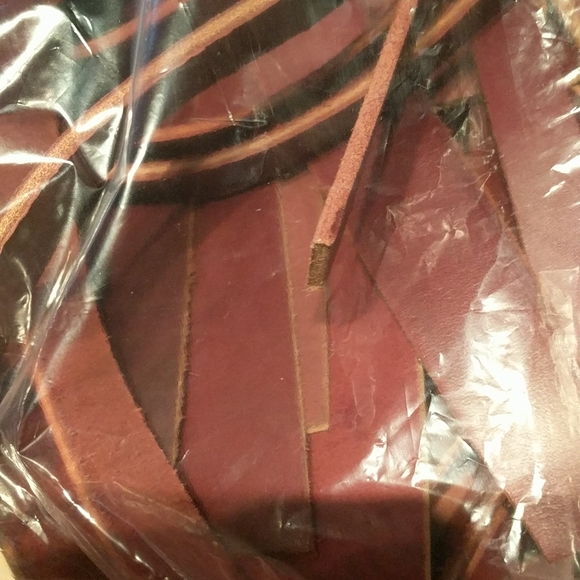 Bag of leather crafting strips - Picture 3 of 3